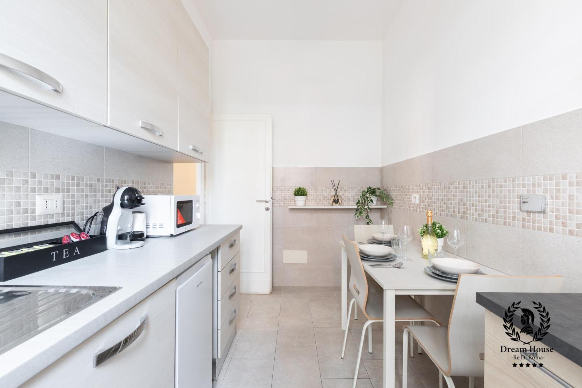 Dream House Re Di - 50mt To Metro Station, Position, 4pax, 2bdr * Rome